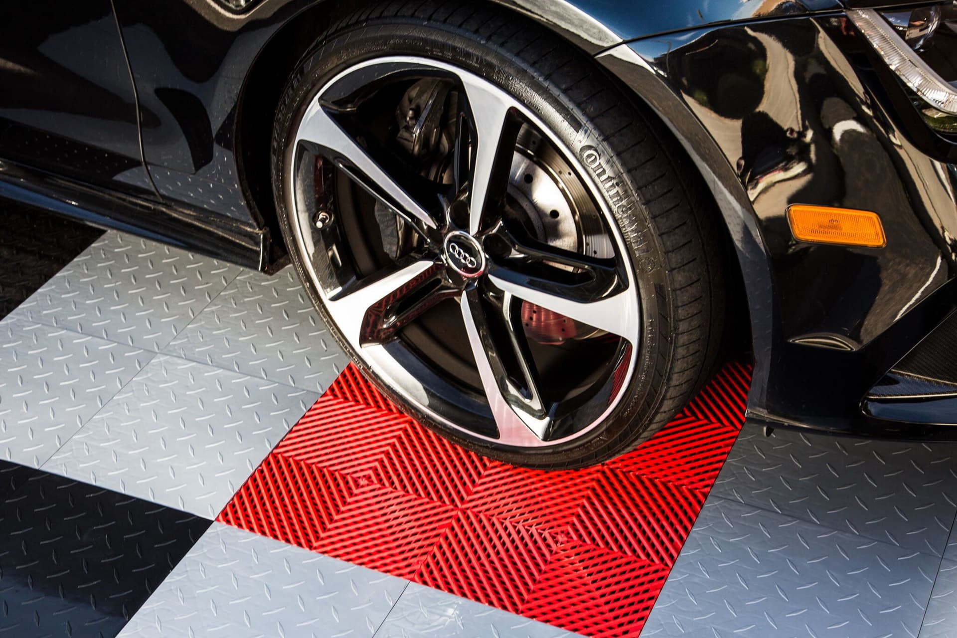 Nitro Garage Floor Tiles - 12" x 12" x 3/8"