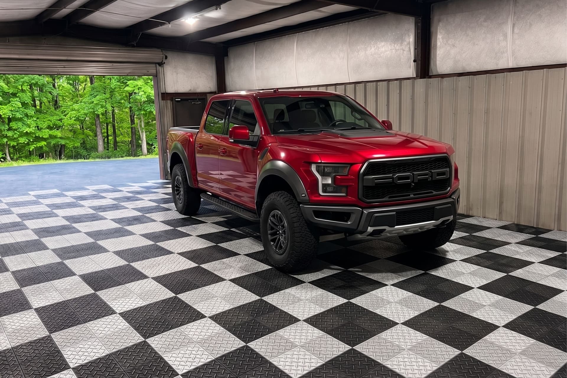 Turbo Tile Diamond Garage Floor Tiles - Ultra XL - 17" x 17" (2 sqft/tile)