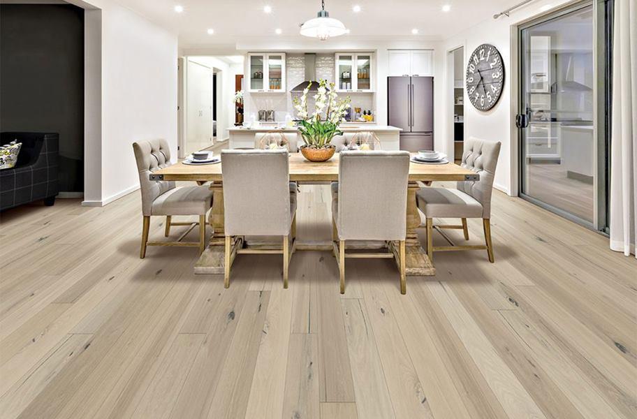 Engineered Wood Vs Solid Hardwood, Can Engineered Wood Flooring Be Used In Kitchens And Bathrooms