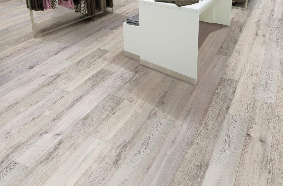 2022 Vinyl Flooring Trends 20 Hot, White Wood Grain Vinyl Plank Flooring