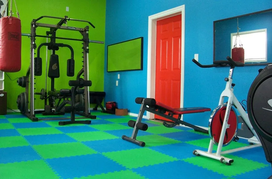 Home Gym Foam vs. Rubber: Everything you need to choose the right floor for your home gym