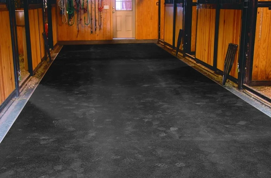 Horse mats for a livestock trailer