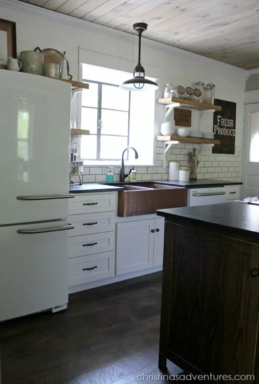 kitchen-inspiration-farmhouse copper farmhouse kitchens