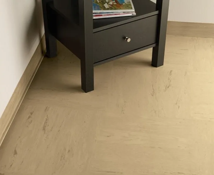 Trim and Molding FAQ: FLEXCO Wood Elements 4" x 120' Wall Base