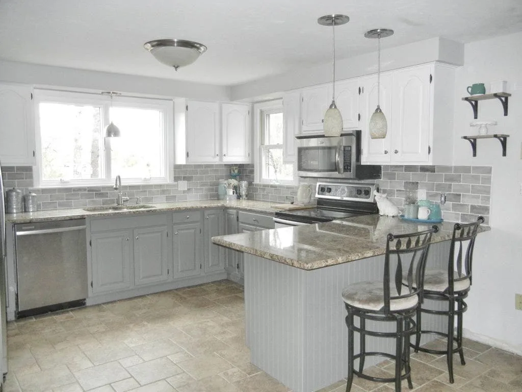 kitchen-inspiration-farmhouse white farmhouse kitchens