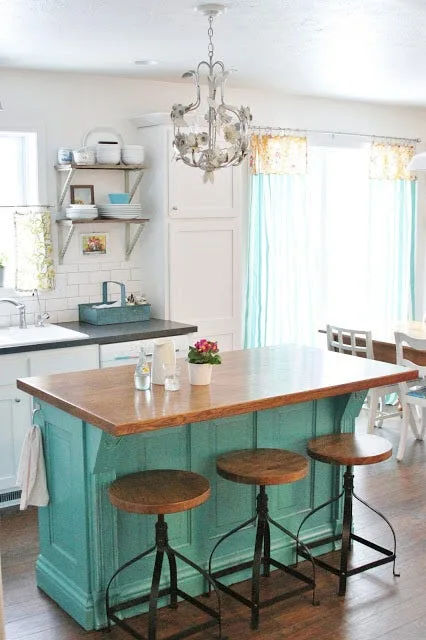 kitchen-inspiration-farmhouse turquoise farmhouse kitchens
