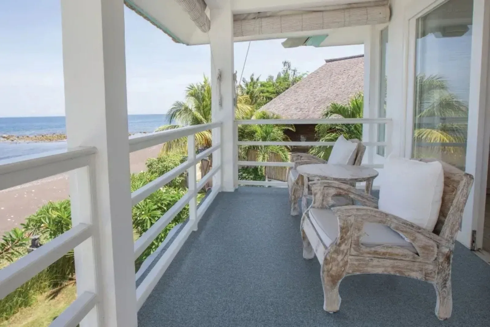 Durable indoor-outdoor carpeting on a home balcony, providing a weather-resistant, comfortable, and stylish floor that extends the living space.