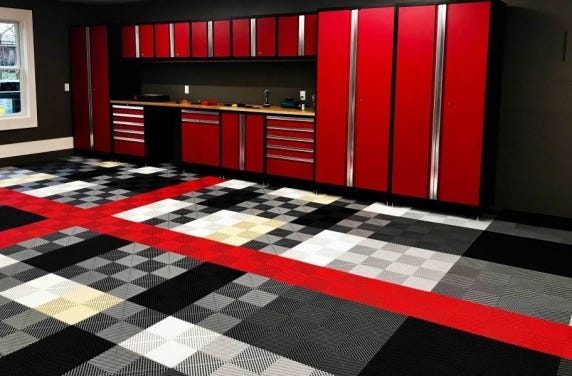 What is Rubber Flooring: Exploring the Versatility and Benefits