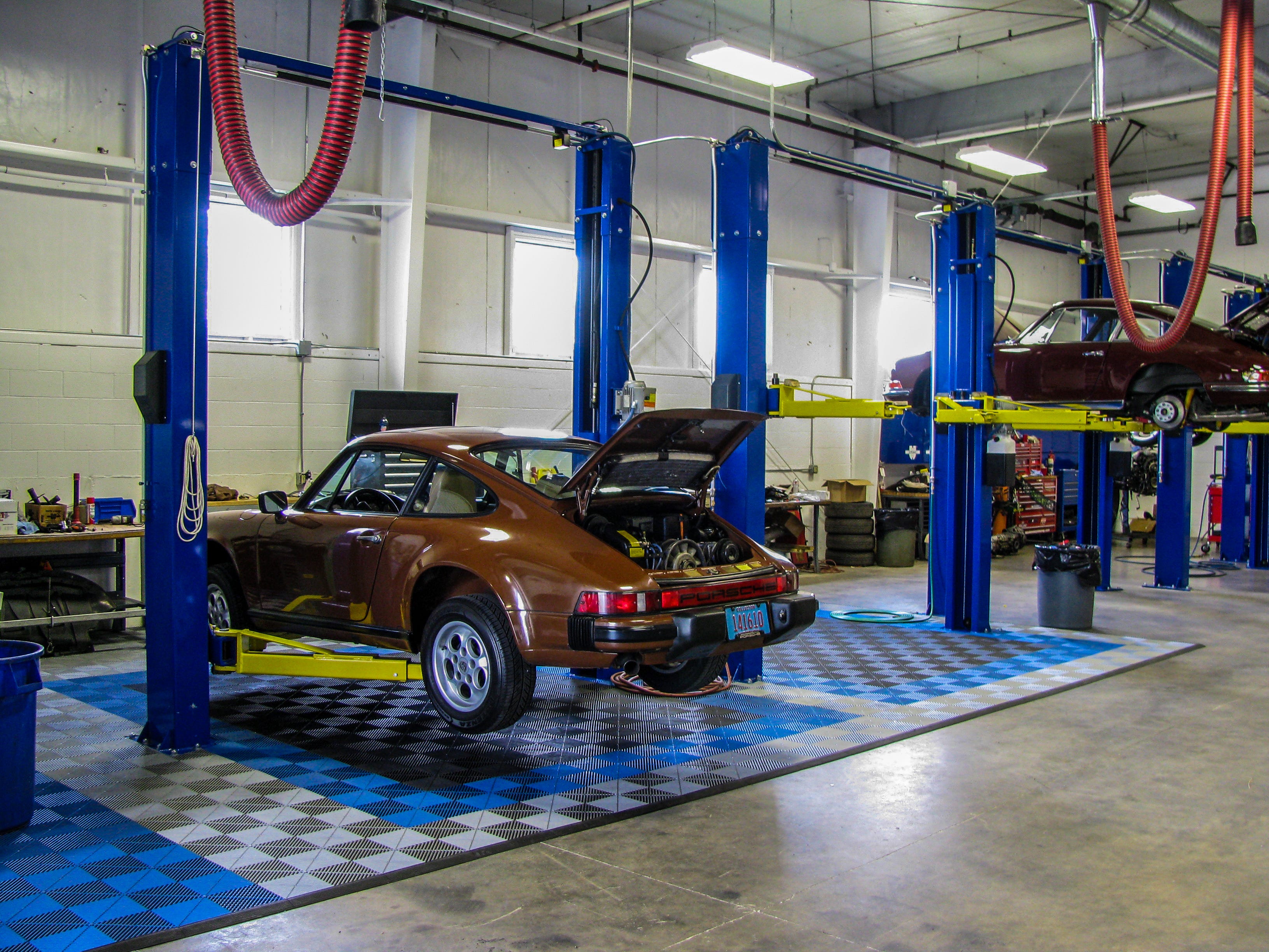 Swisstrax Ribtrax Tiles - commerical-rated garage floor tiles