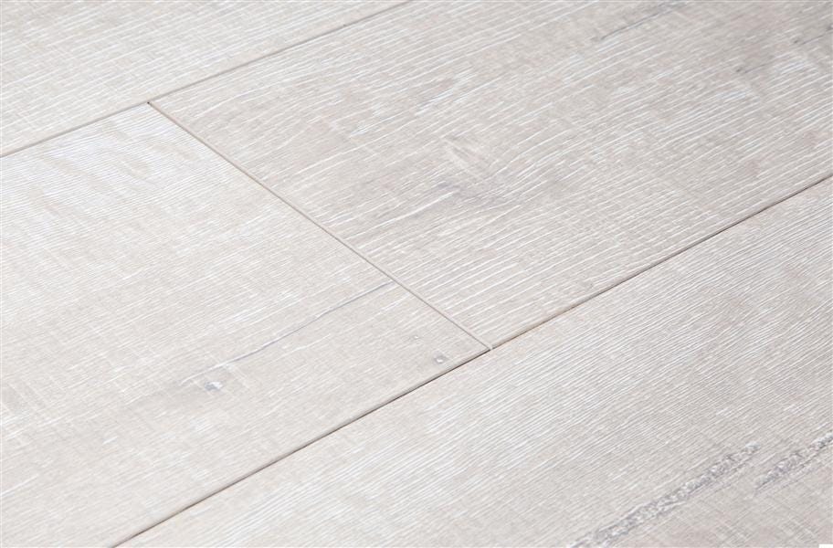2017 Laminate Flooring Trends: Update your home in style with these laminate flooring trends that will stay in style the lifetime of your floor.