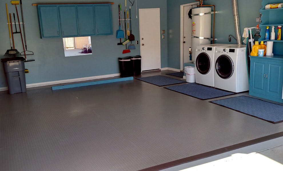 Modern Style Garage- Diamond Nitro Rolls