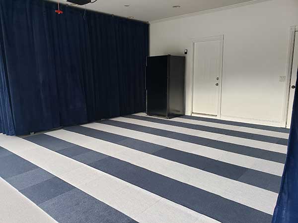 Sports themed garage- Ribbed carpet