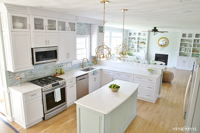 coastal farmhouse kitchens
