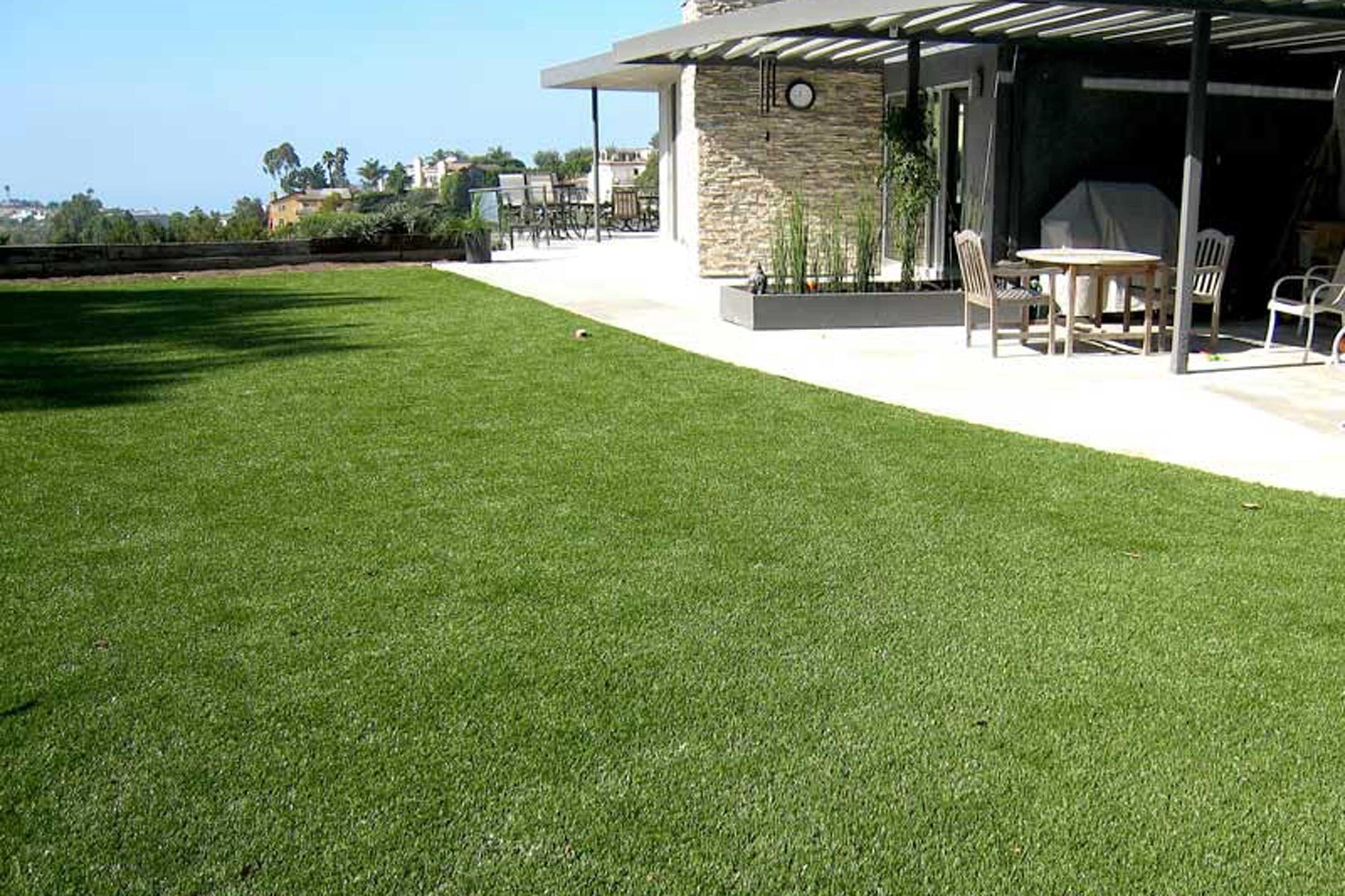 Flooring Inc Catalina Premium Turf Rolls in landscape setting