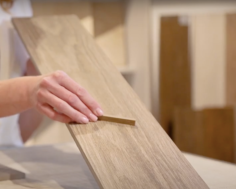 How to choose grout color: Grout color for a wood-look tile